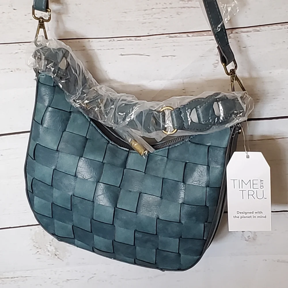 Time and Tru women's recycled materials vinyl Alice crossbody bag blue